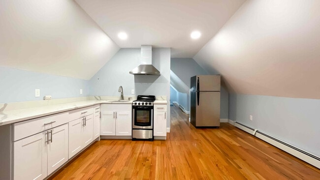 Photo - 881 Essex St Unit 3