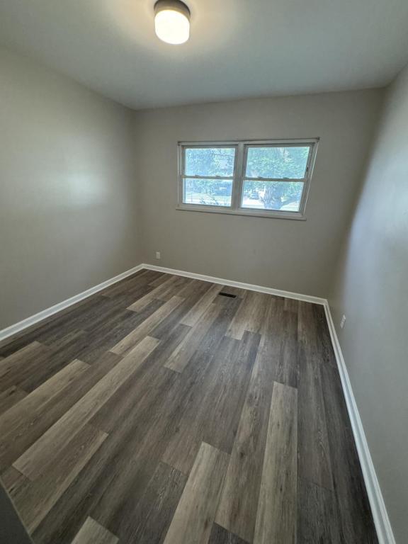 Photo - 423 S Park Blvd