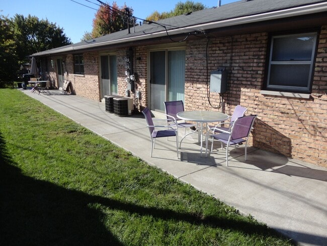 Photo - Immaculate Updated 2 Bedroom with 1 Bath