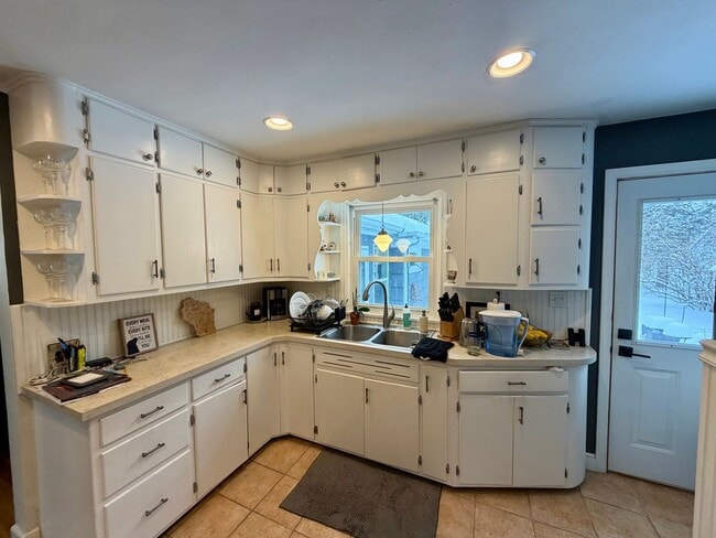 Photo - 3 Bed 1.5 Bath Single Family Home in Scholfield