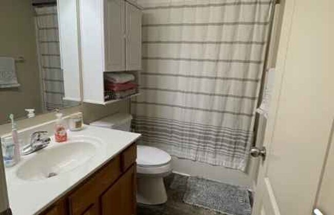 Photo - Amazing 2 Bedroom - 1 Bath Condo in University Heights