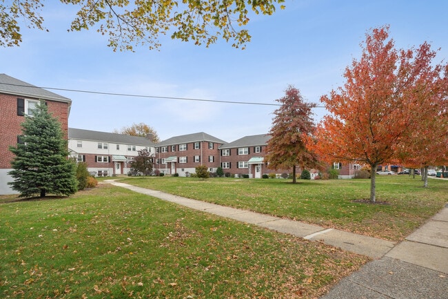 Broadway - Arlington Gardens Apartments