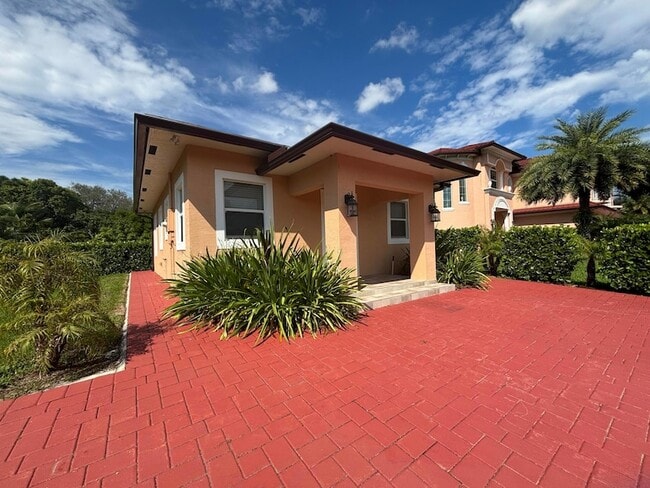 Photo - 4649 Lillian Ave Unidad A