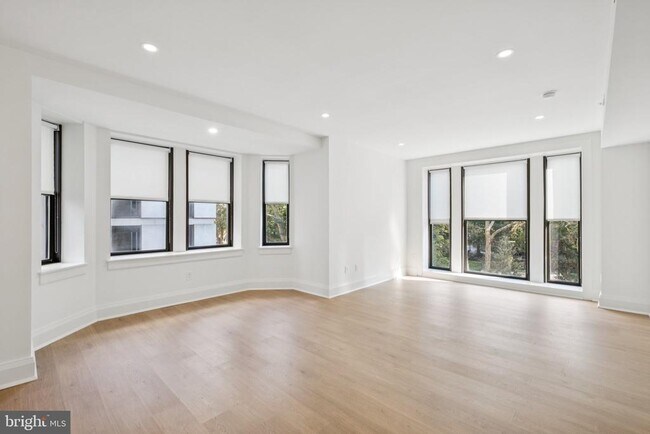 Building Photo - 135 S 19th St Unit 302 Rental