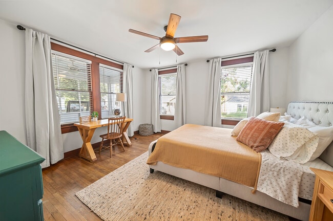 Photo - 107 Russell Ct Unidad 107 FURNISHED