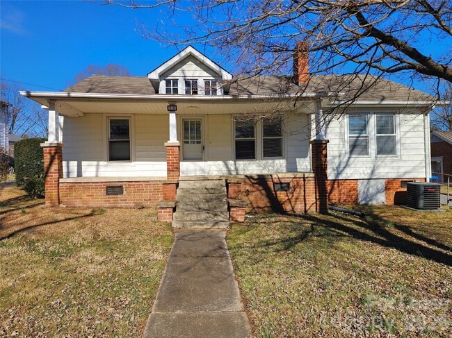 Building Photo - 29 Willowbrook Dr NW