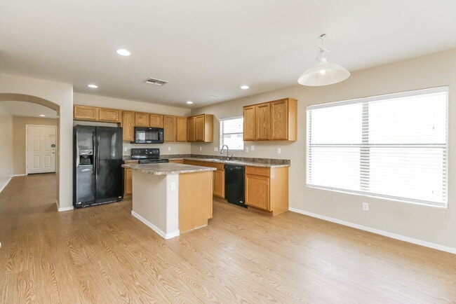 Photo - 33446 N Madison Way Dr