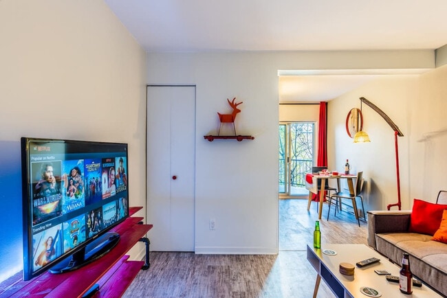 Photo - 2023 Rue Dézéry Unit SI FL3-ID1589098P