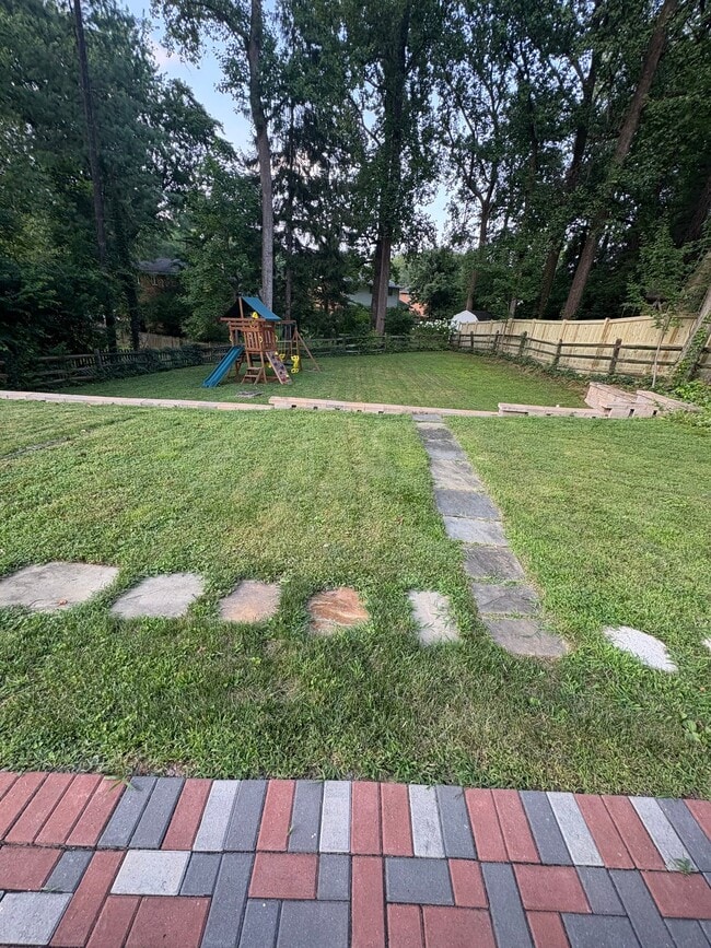 Photo - 9817 Inglemere Dr