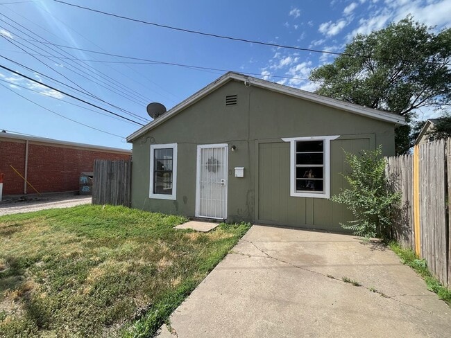 Photo - 4001 S Hughes St House