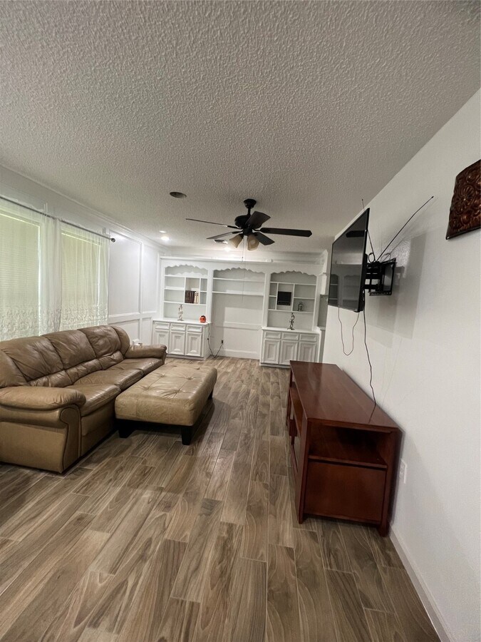 Photo - 8141 Glenbrook Dr