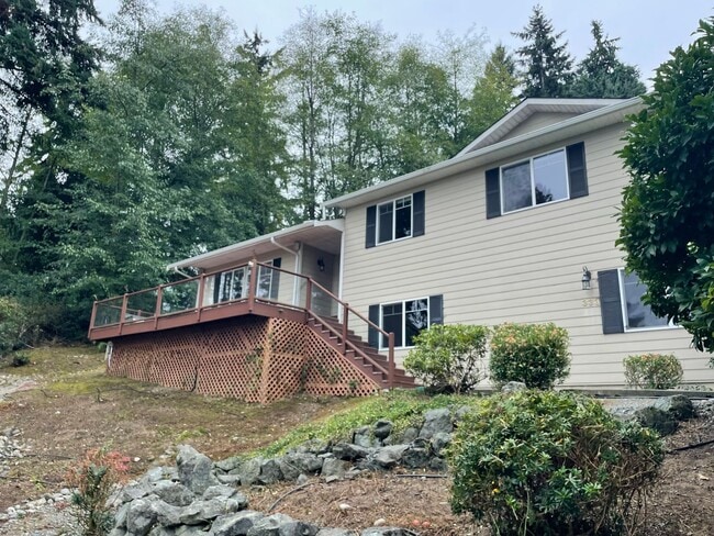 Building Photo - Beautiful Penn Cove View Home and Dog Frie...