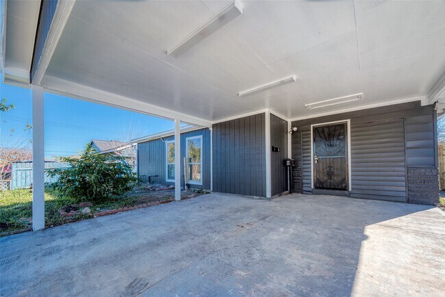 Photo - 3320 Hays St