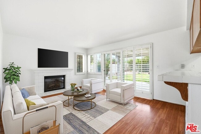 Photo - 25842 Browning Pl