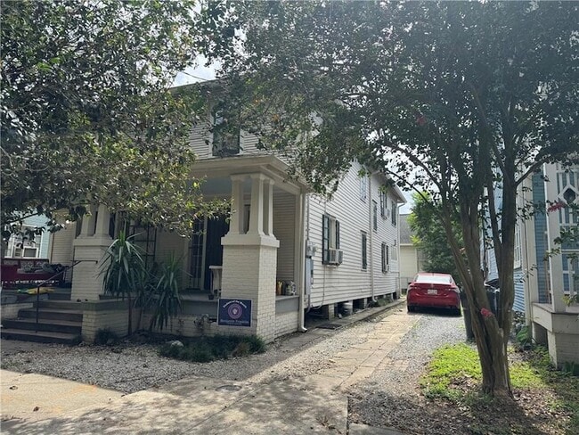 8134 Freret St