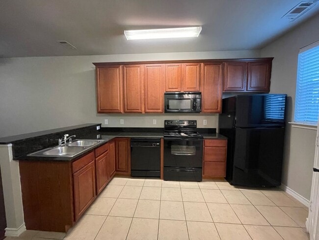 Photo - 910 E Glenn Crossett St