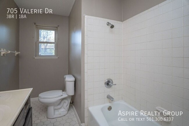 Photo - 705 Valerie Dr