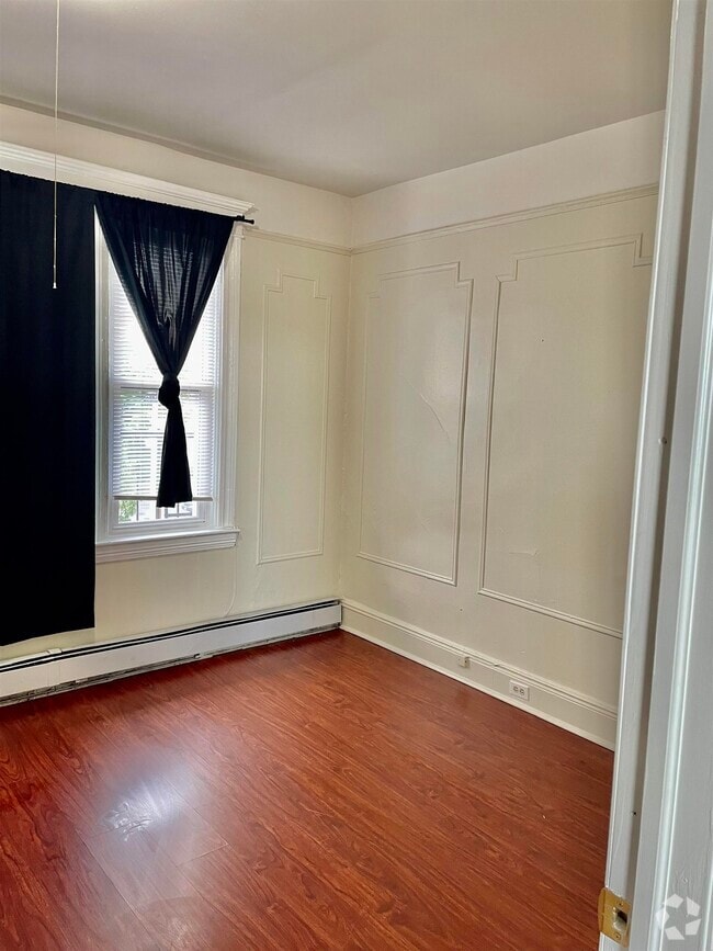 Building Photo - 173 Danforth Ave Unit 2R Rental