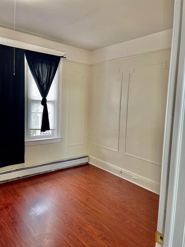 Photo - 173 Danforth Ave Apartamento Unidad 2R