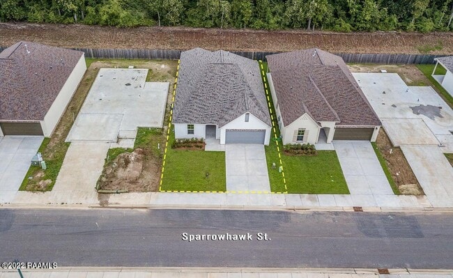 Photo - 211 Sparrowhawk St