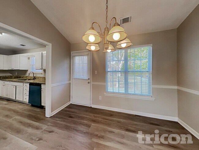 Photo - 430 Pebble Blvd