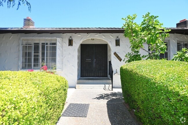 Building Photo - 5941 S Land Park Dr Rental