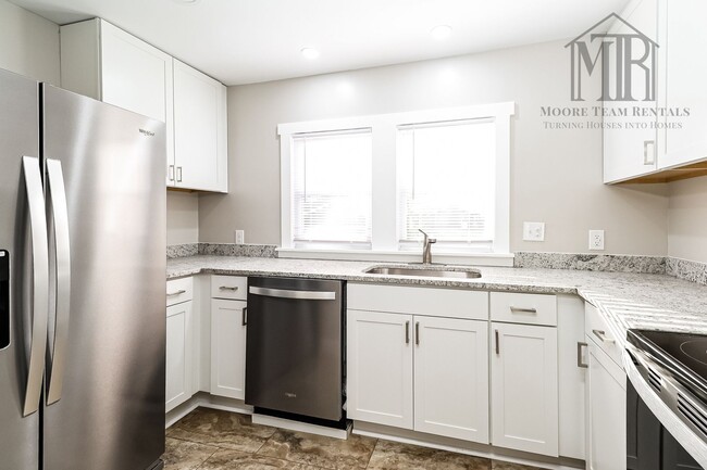 Photo - 2/1 Updated House - Very Nice!