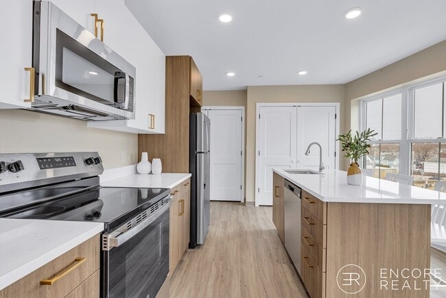 Photo - 375 Cummins Hwy Unit 501