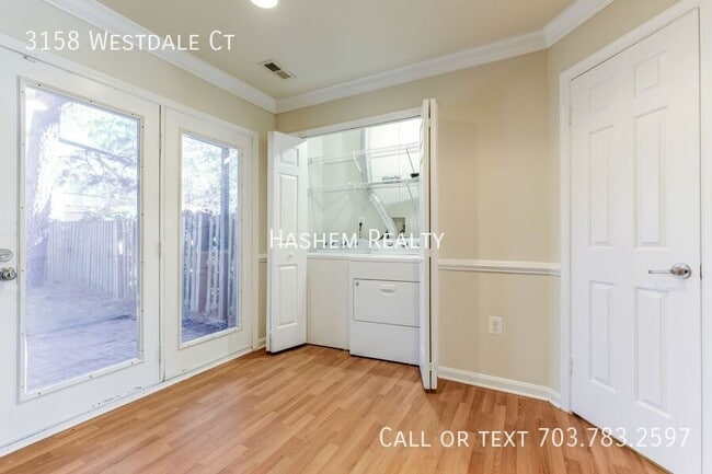 Photo - 3158 Westdale Ct House