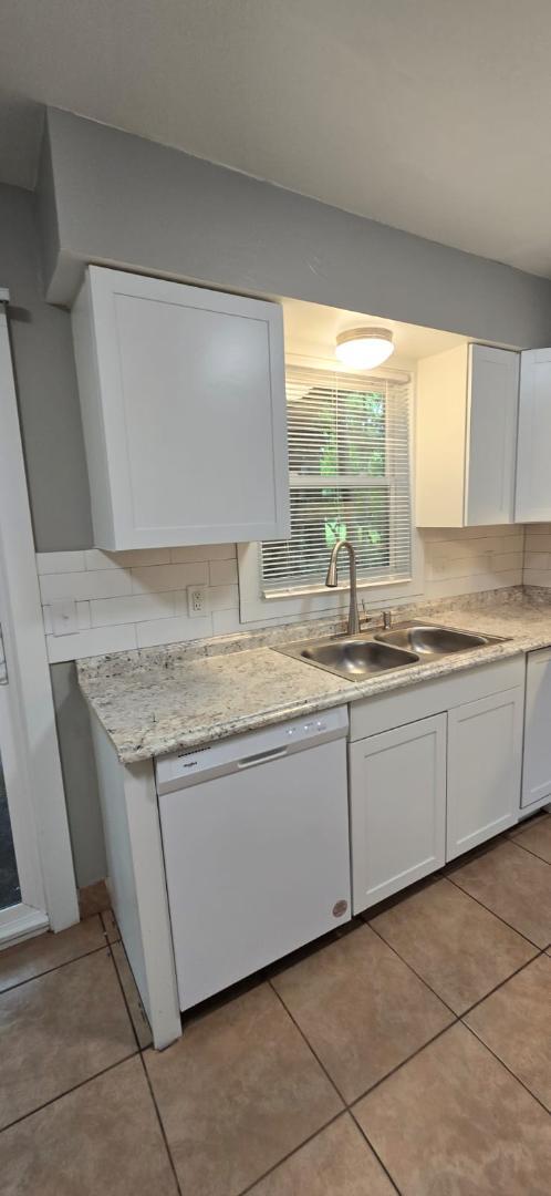 Photo - 1363 Vineland Ct SE