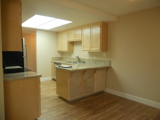 Photo - 5905 Hillview Ave