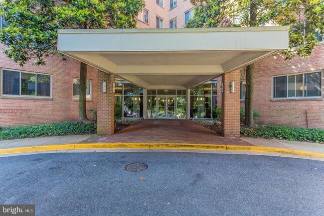Photo - 3000 Spout Run Pkwy Apartment Unit D608
