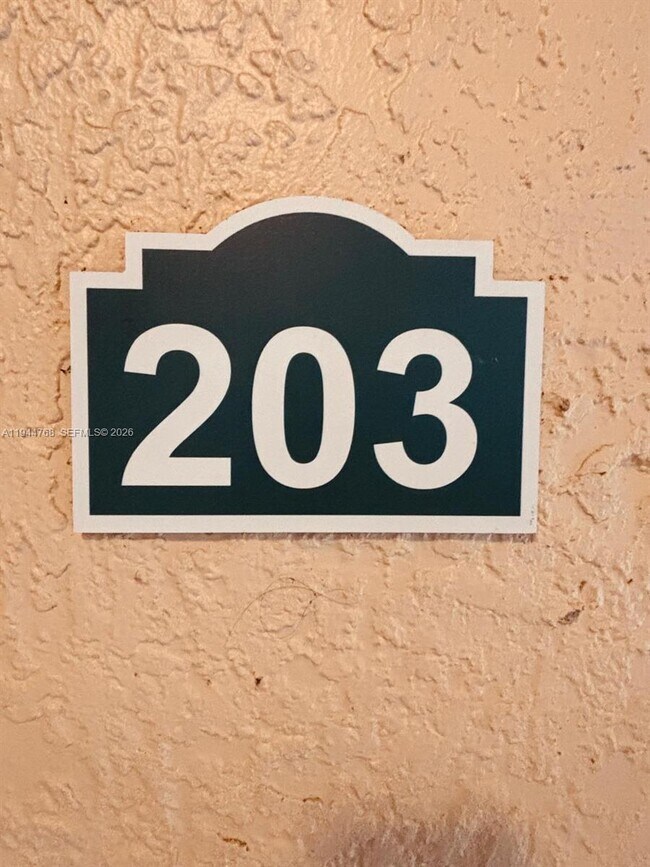 Building Photo - 2548 Centergate Dr Unit 203