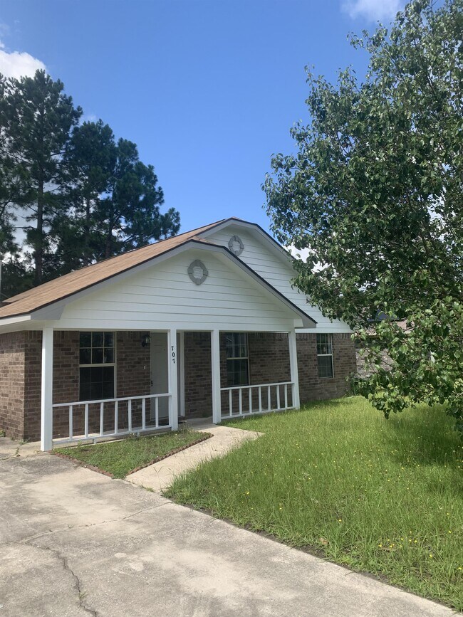 Building Photo - 707 Kadi Dr