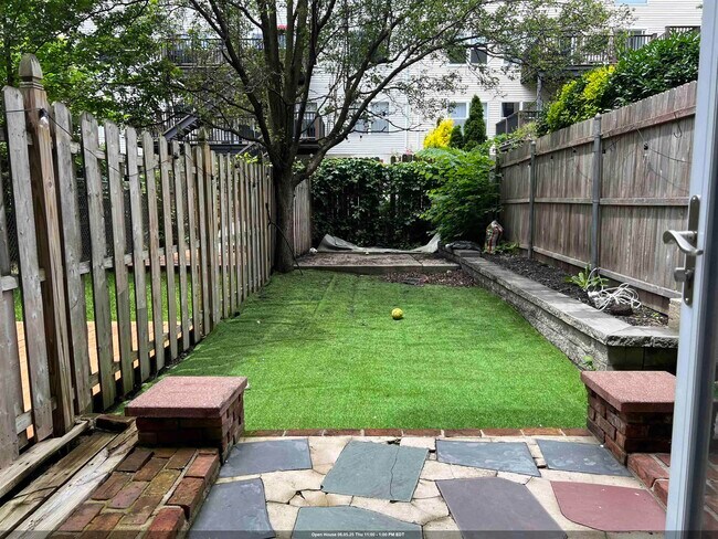 Photo - 218 Jefferson St Unidad G Rental