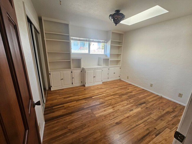 Photo - 4160 Williams St