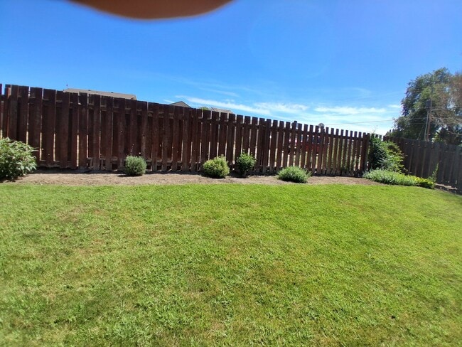 Photo - 415 Sherilyn Ct