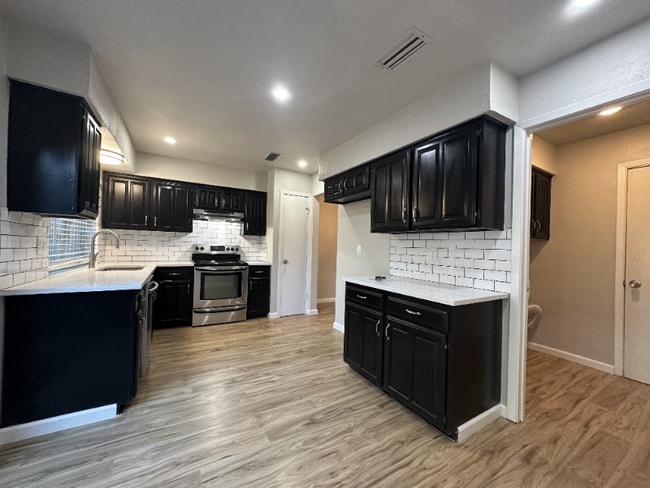 Photo - 1149 Midway Dr