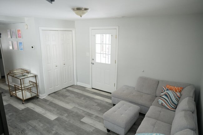 Photo - 2 bedroom / 2 bathroom home for rent in Cedar Lake