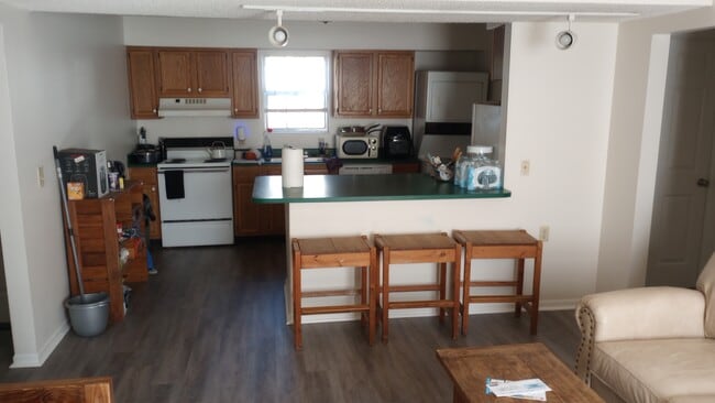 IMG_3250 - 15 S Shafer St Unidad UC  #402