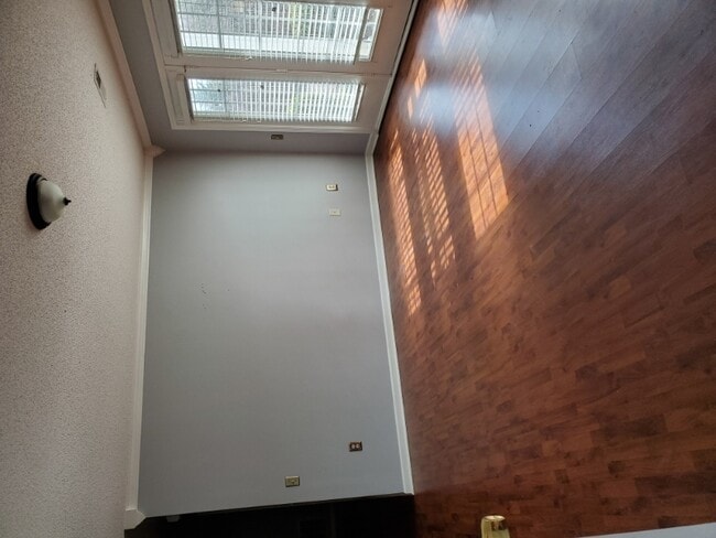 Building Photo - 2624 Guyer St