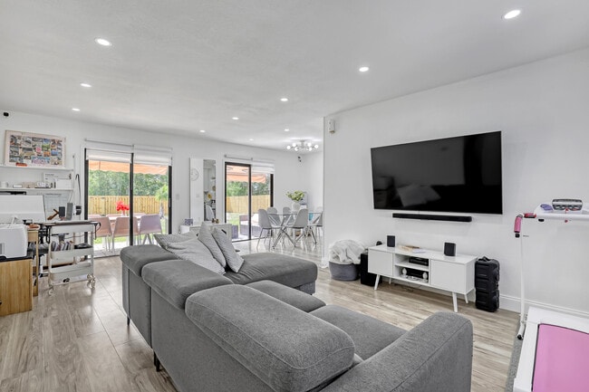 Photo - 2055 SE West Dunbrooke Cir