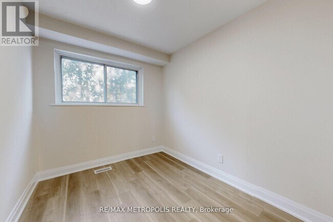 Photo - 85 Primula Crescent Unit #Main