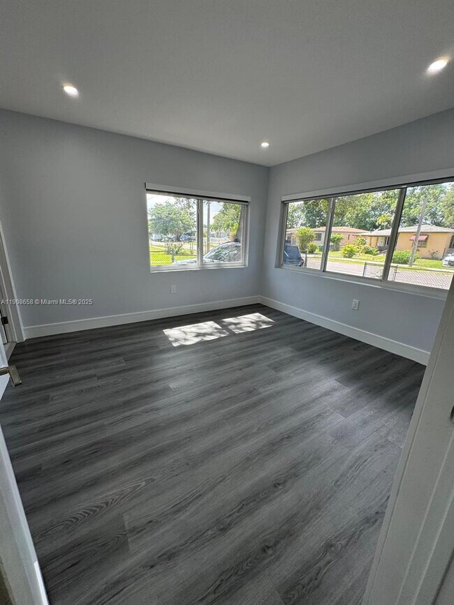 Photo - 1230 NW 70th St