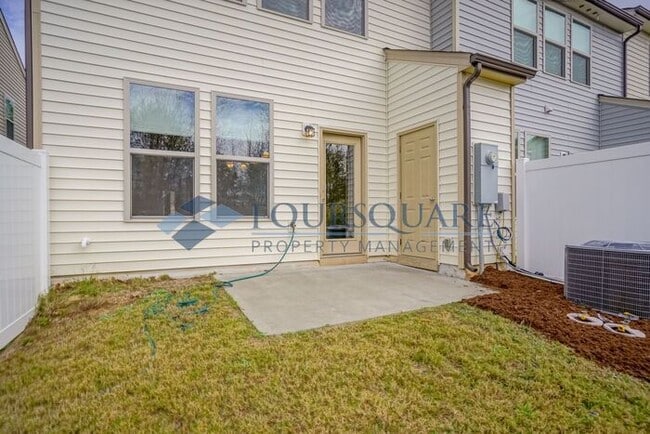 Photo - Spacious 3-Bed, 2.5-Bath Townhome with Washer/ Dryer Included – Located in Carlton Park Community
