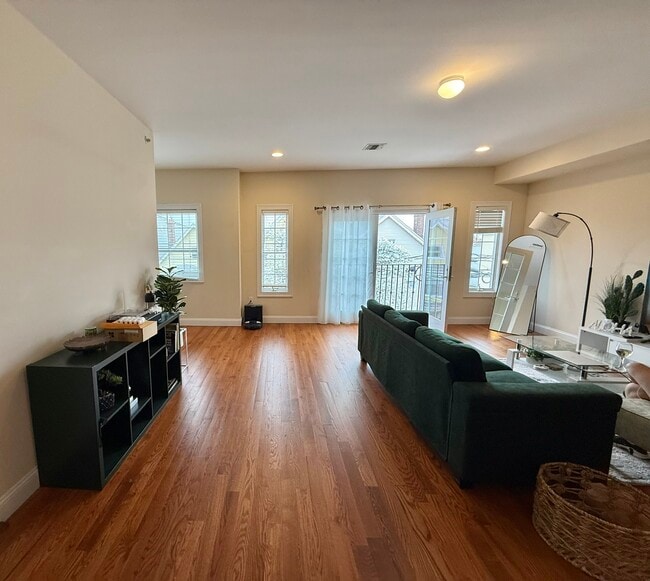 Photo - 313 Frank E Rodgers Blvd N