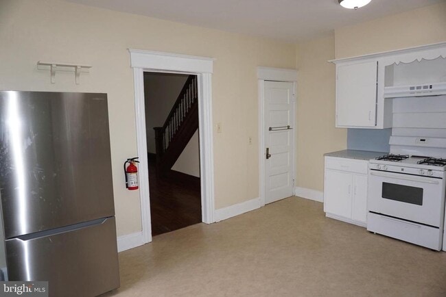 Photo - 16 Lawrenceville - Pennington Rd