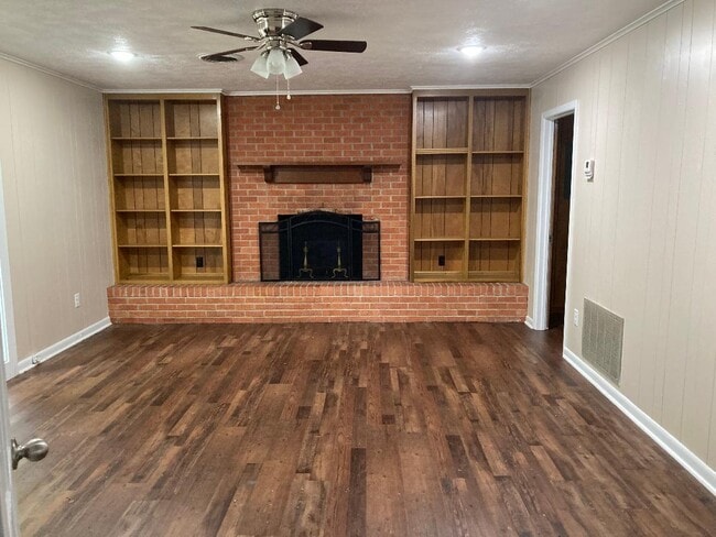 Photo - 405 Sycamore St