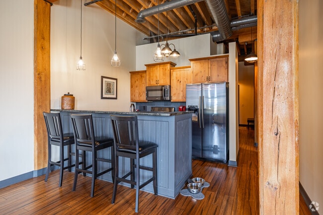 2BR, 1BA - 1000SF