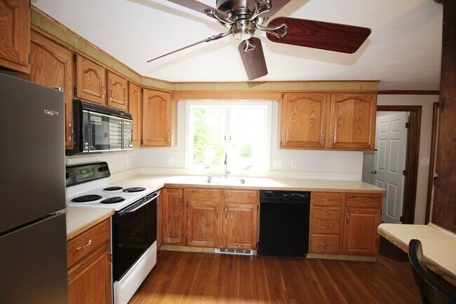 Photo - 27 Andover Rd